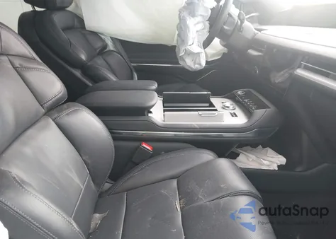 2025 Lincoln Navigator Reserve z USA, uszkodzony, nr VIN 5LMJJ2LG8SEL05895